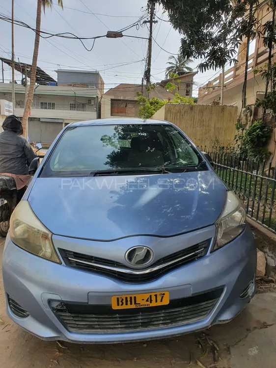 Toyota Vitz 2012 for Sale in Karachi Image-1