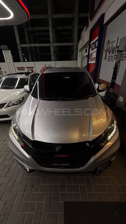 Honda Vezel 2013 for Sale in Lahore Image-1