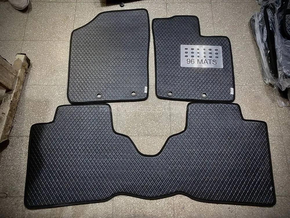Jetour X70 96 Car Floor Mats – Premium Leatherite Mats for Ultimate Protection & Luxury Image-1