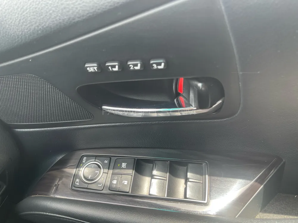 لیکزس آر ایکس سیریز 2011 for Sale in کراچی لیکزس آر ایکس سیریز 2011 for Sale in کراچی Image-10