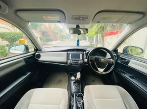 Toyota Corolla Axio Hybrid 1.5 2017 for Sale