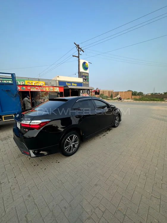 Toyota Corolla 2015 for Sale in Gujrat Image-1