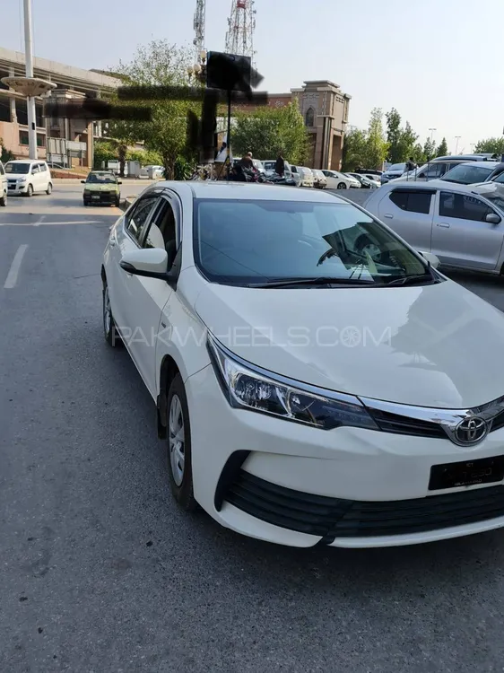 Toyota Corolla 2017 for Sale in Daska Image-1