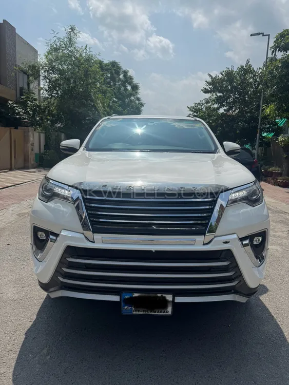 Toyota Fortuner 2018 for Sale in Lahore Image-1