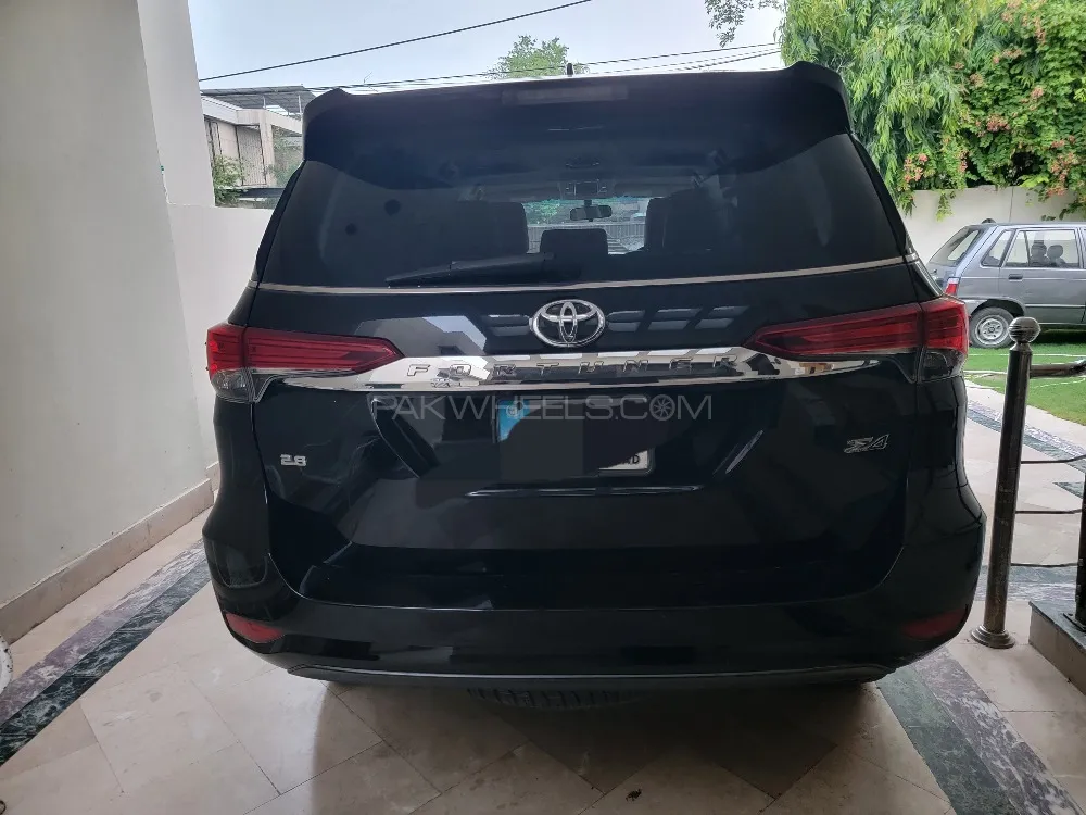 Toyota Fortuner 2018 for Sale in Lahore Image-1