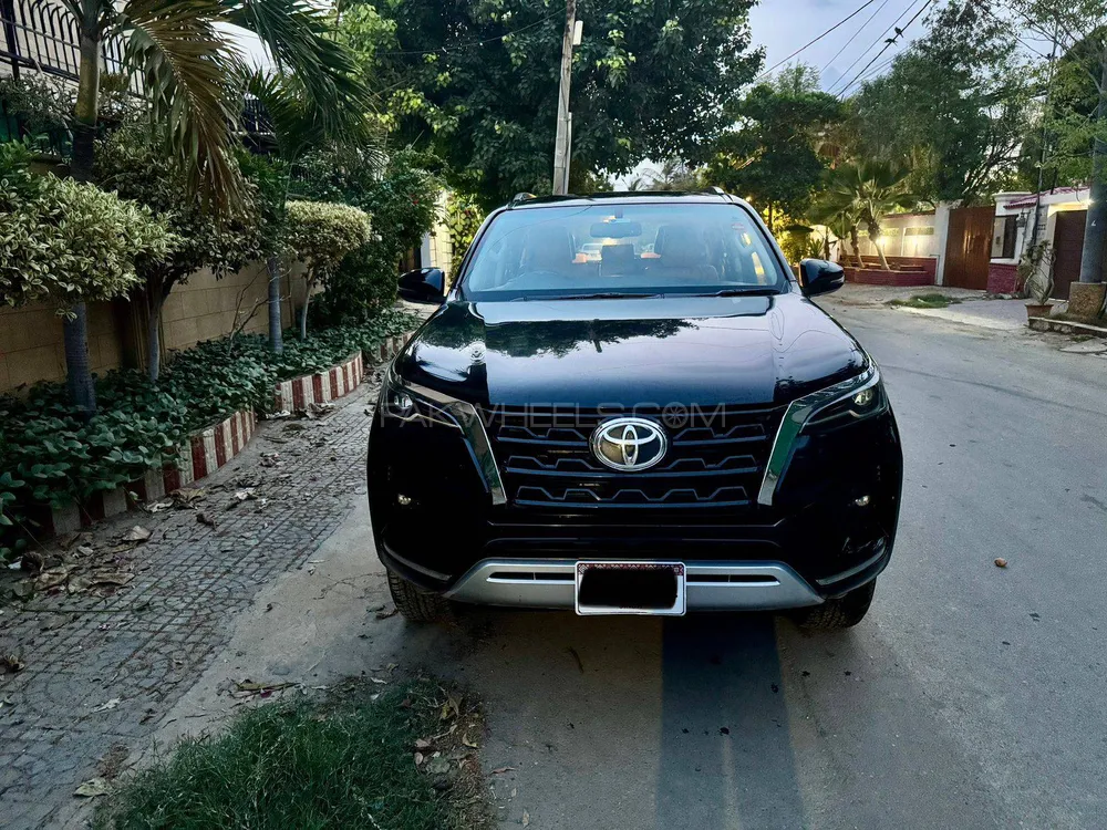 Toyota Fortuner 2021 for Sale in Karachi Image-1