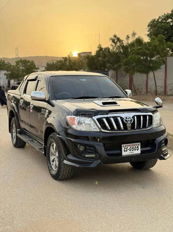 Toyota Hilux 2004 for Sale in Karachi Image-1