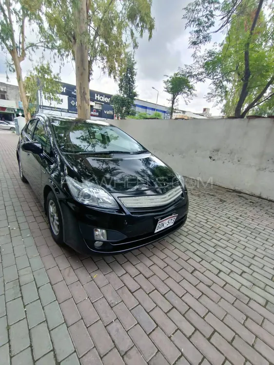 Toyota Prius 2011 for Sale in Islamabad Image-1