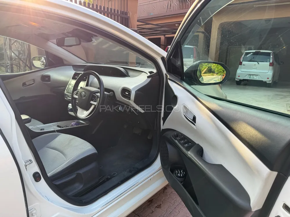Toyota Prius 2016 for Sale in Rawalpindi Image-1