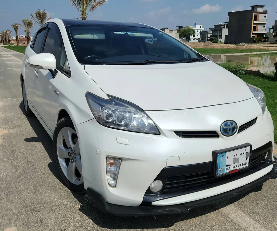 Toyota Prius 2015 for Sale in Lahore Image-1