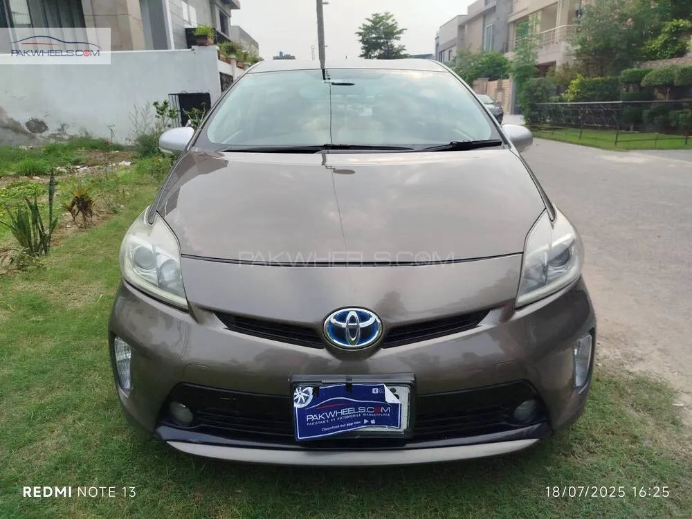 Toyota Prius 2013 for Sale in Lahore Image-1