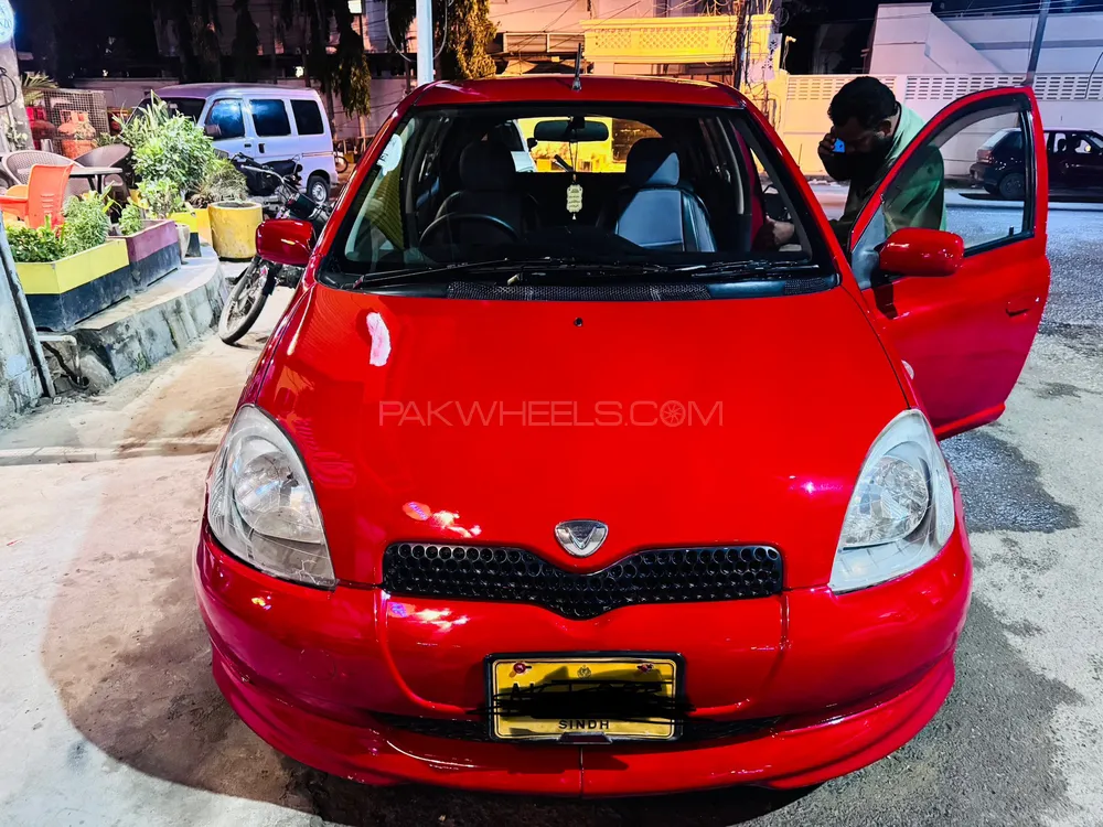 Toyota Vitz 2000 for Sale in Karachi Image-1