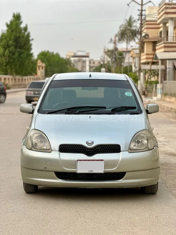 Toyota Vitz 2001 for Sale in Karachi Image-1