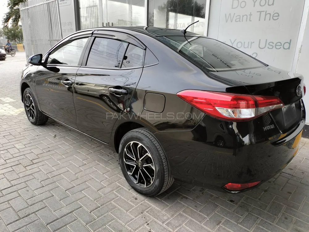 Toyota Yaris Sedan 2021 for Sale in Lahore Image-1