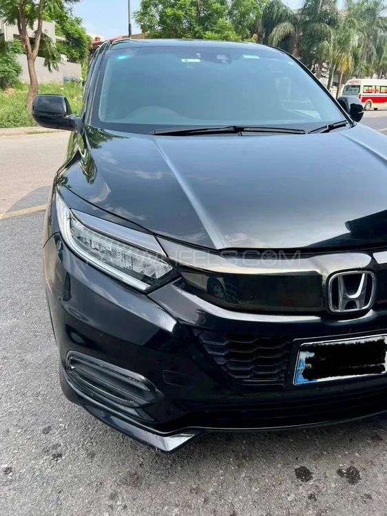 Honda Vezel 2018 for Sale in Islamabad Image-1