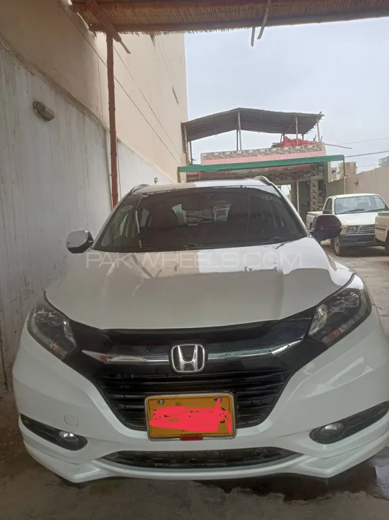 Honda Vezel 2014 for Sale in Karachi Image-1