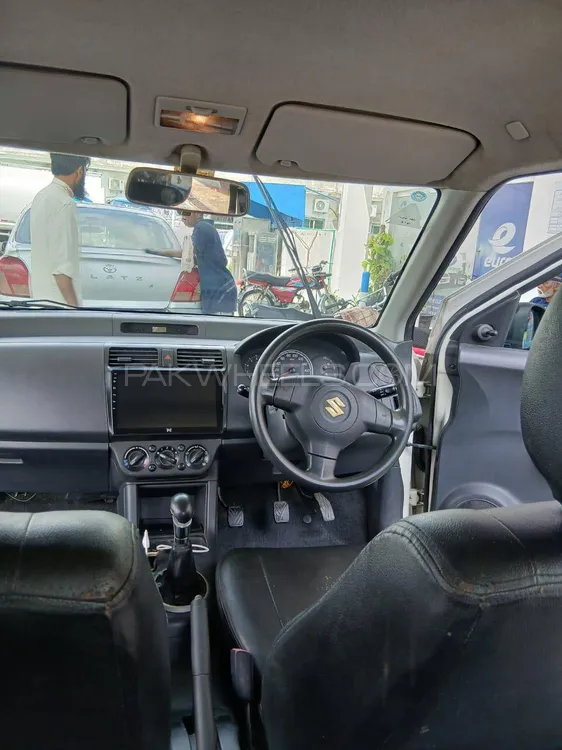 Suzuki Swift 2011 for Sale in Lahore Image-1