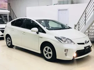 Toyota Prius S LED Edition 1.8 2015 for Sale