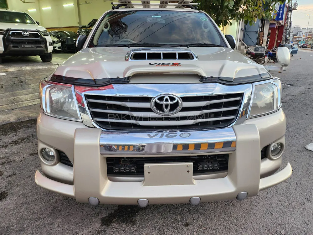 Toyota Hilux 2011 for Sale in Multan Image-1