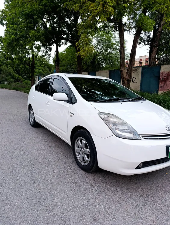 Toyota Prius 2007 for Sale in Islamabad Image-1
