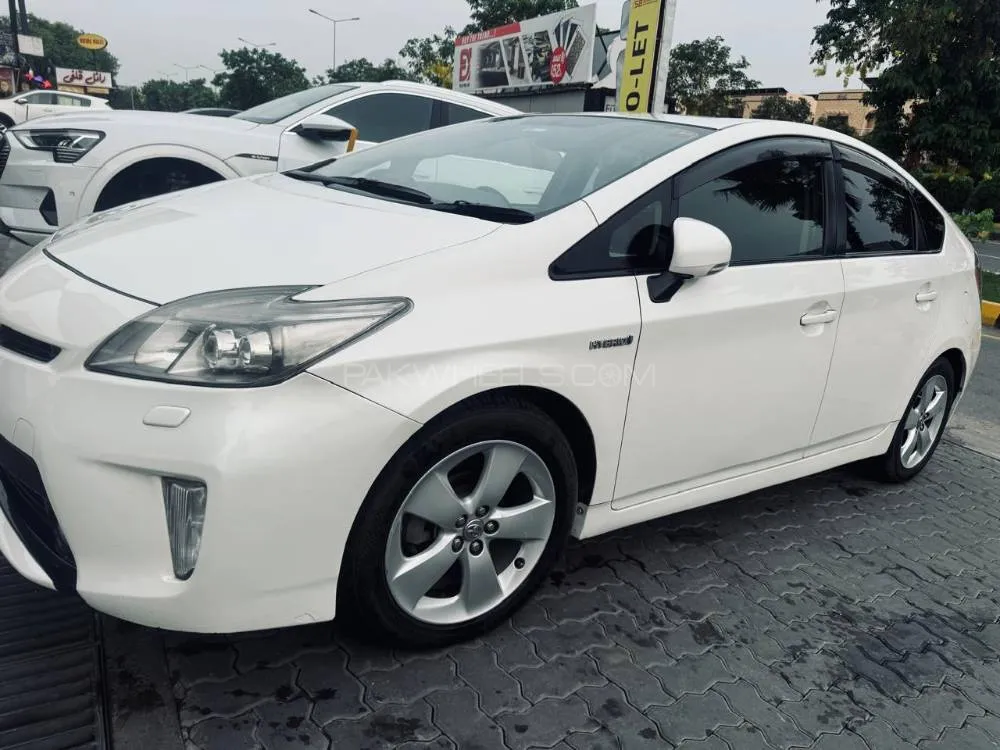 Toyota Prius 2012 for Sale in Islamabad Image-1