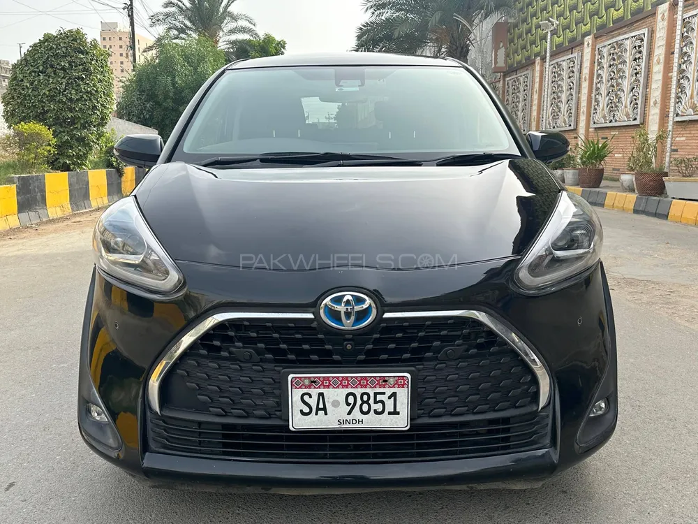 Toyota Sienta 2019 for Sale in Karachi Image-1