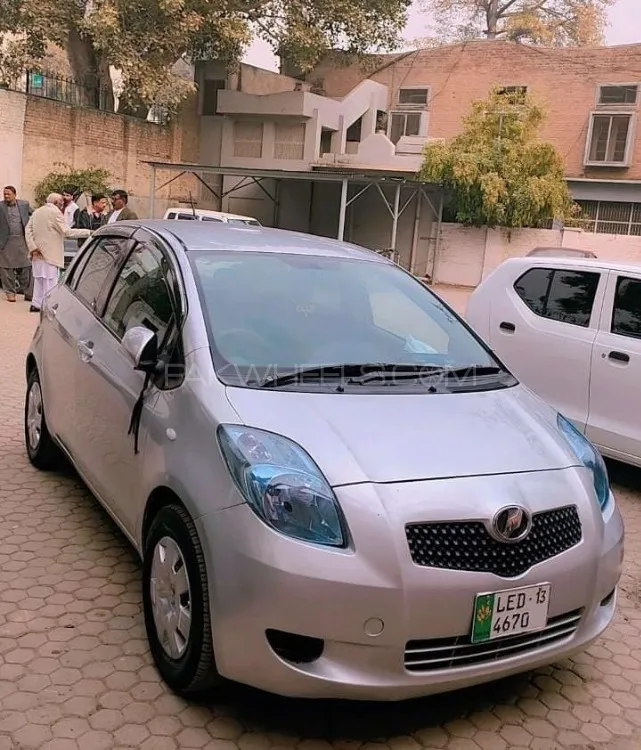 Toyota Vitz 2009 for Sale in Peshawar Image-1