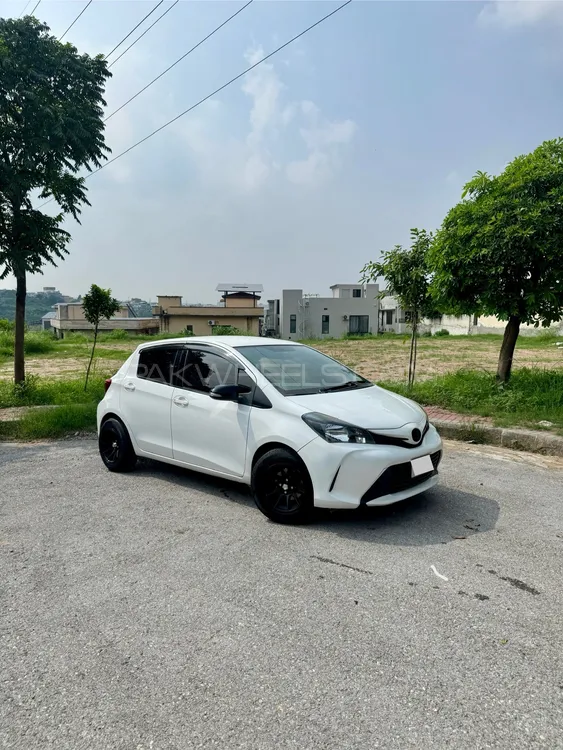 Toyota Vitz 2016 for Sale in Islamabad Image-1