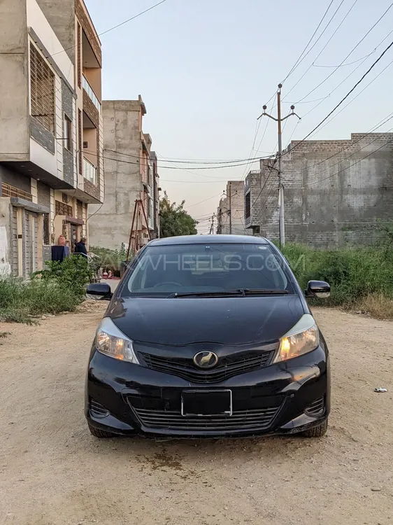 Toyota Vitz 2011 for Sale in Karachi Image-1