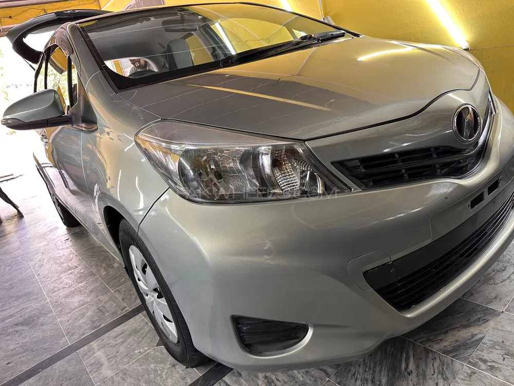 Toyota Vitz 2012 for Sale in Islamabad Image-1