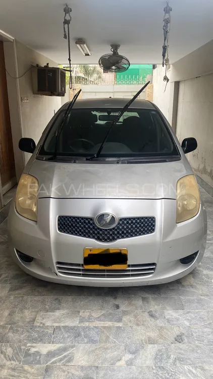 Toyota Vitz 2007 for Sale in Karachi Image-1