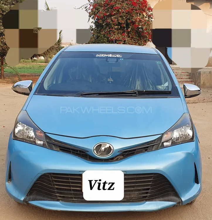 Toyota Vitz 2016 for Sale in Karachi Image-1