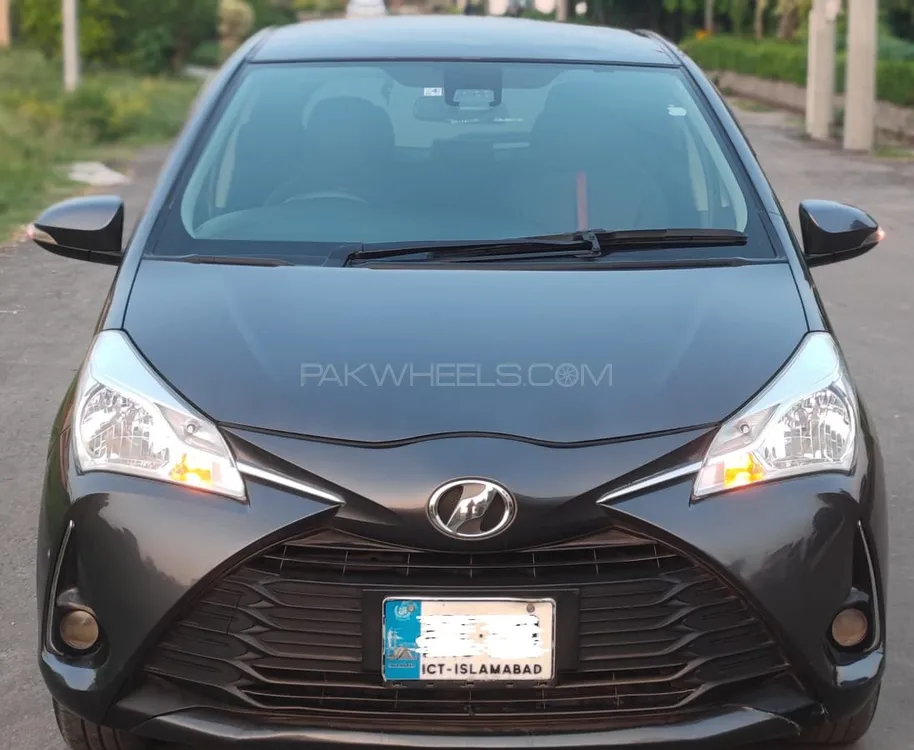 Toyota Vitz 2020 for Sale in Chiniot Image-1
