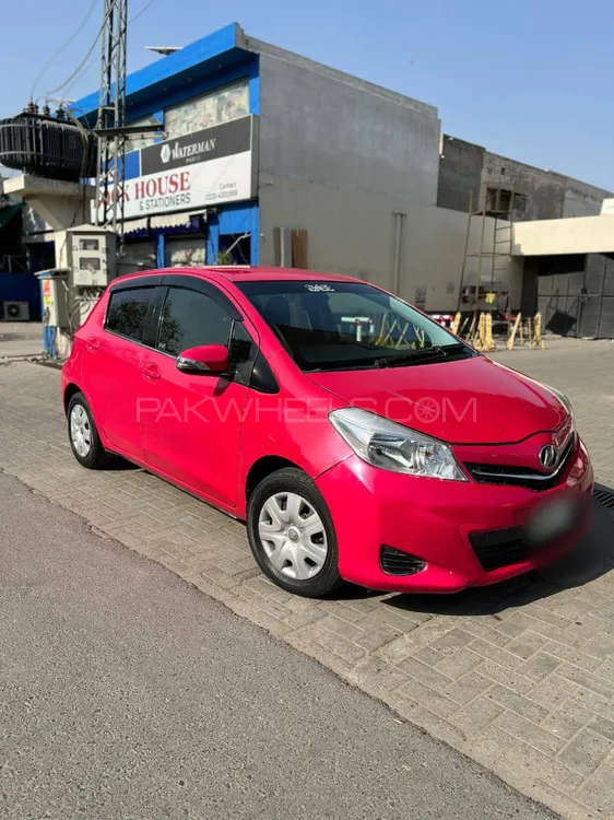 Toyota Vitz 2011 for Sale in Peshawar Image-1