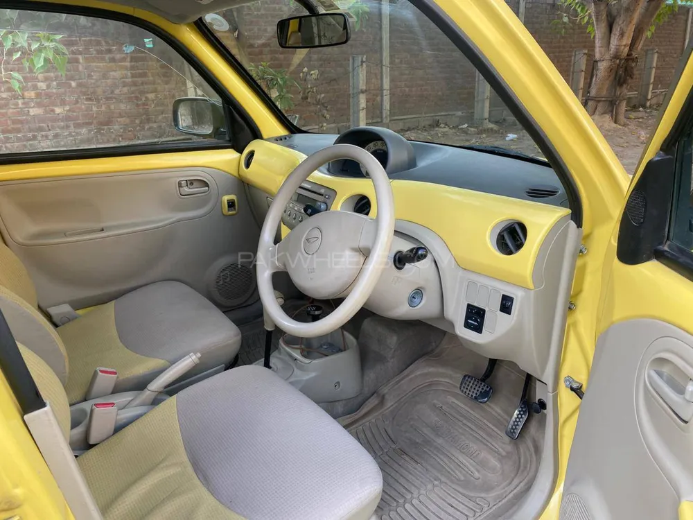 Daihatsu Esse 2011 for Sale in Lahore Image-1