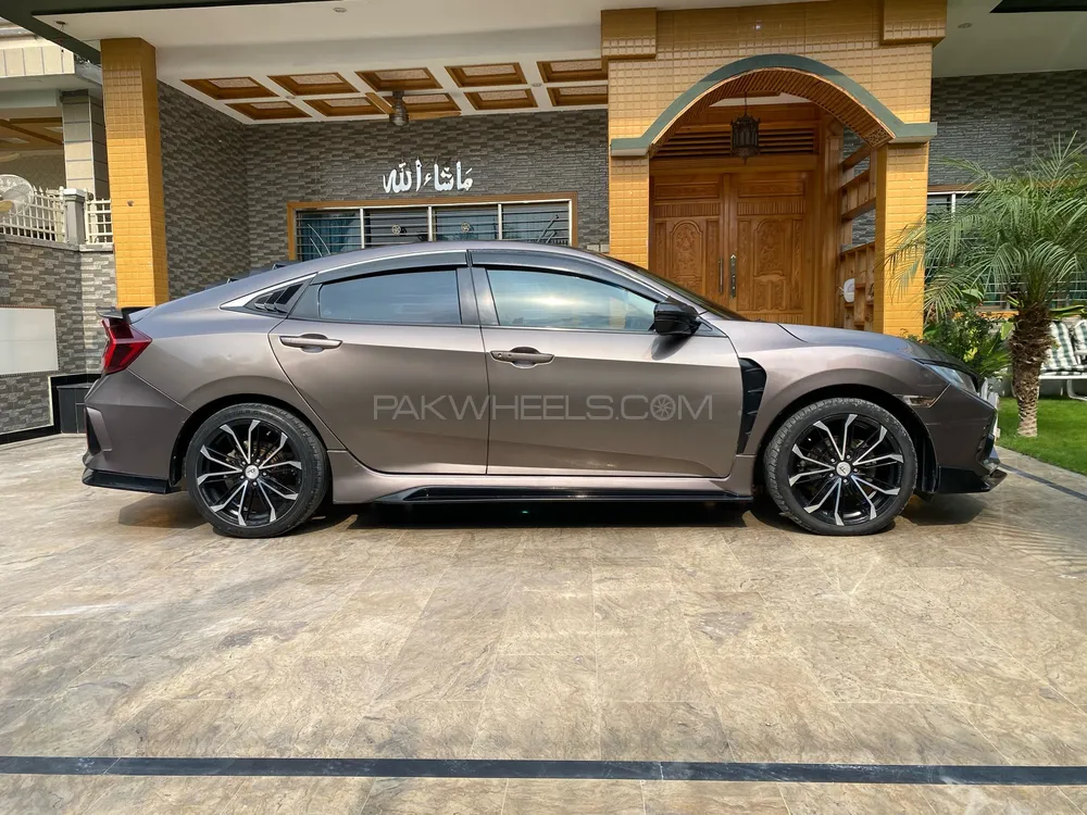Honda Civic 2016 for Sale in Peshawar Image-1