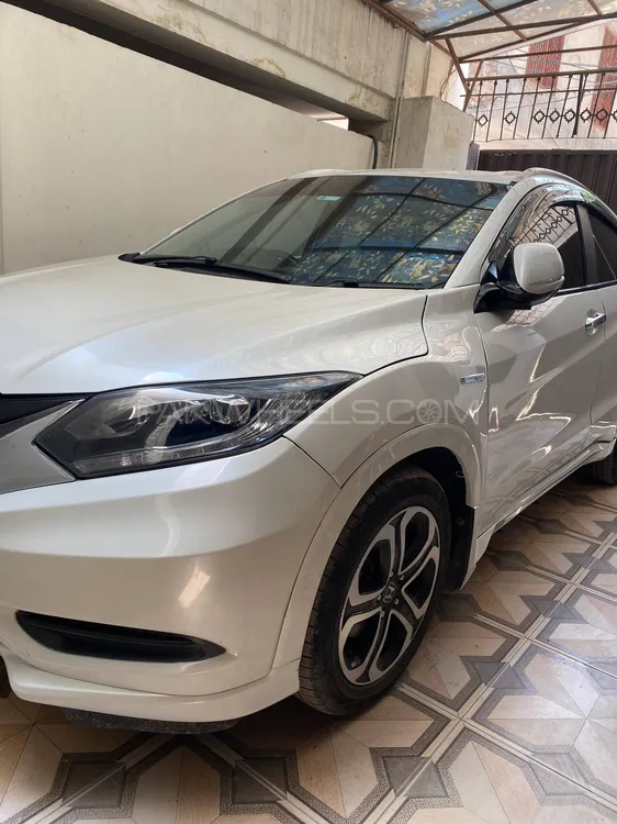Honda Vezel 2017 for Sale in Multan Image-1