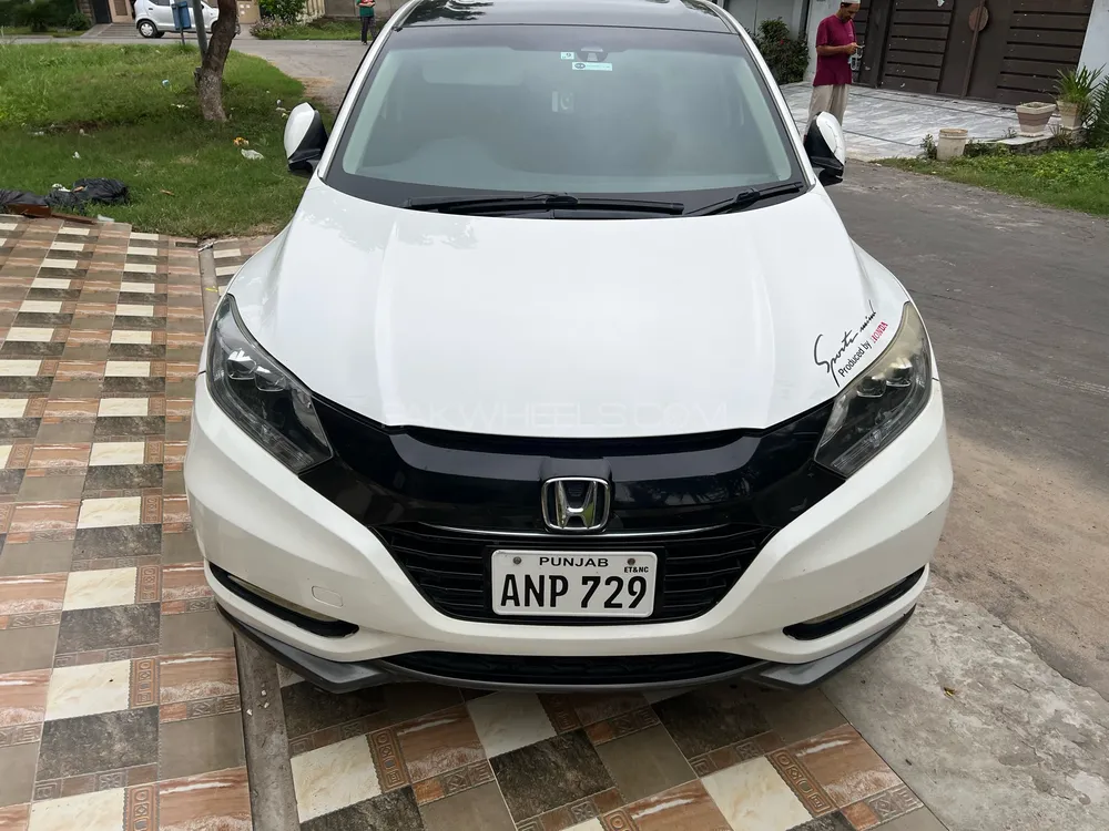 Honda Vezel 2015 for Sale in Gujranwala Image-1