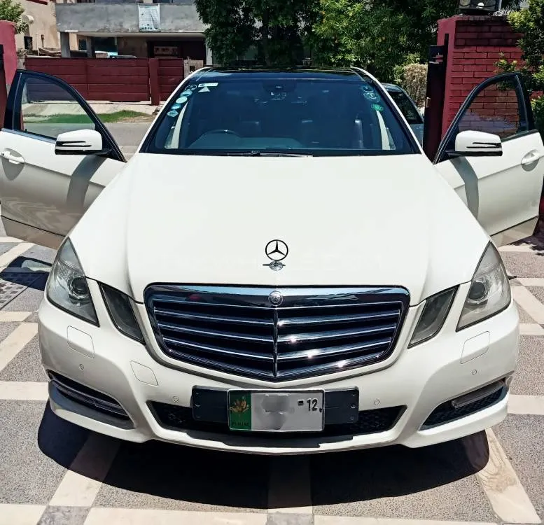Mercedes Benz E Class 2012 for Sale in Lahore Image-1