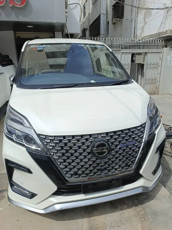 Nissan Serena 2020 for Sale in Karachi Image-1