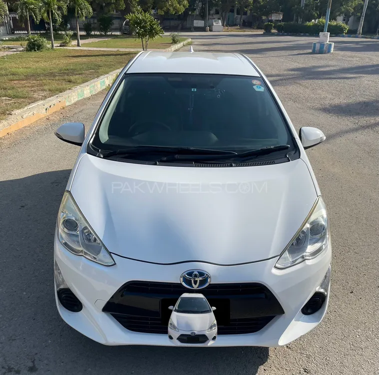 Toyota Aqua 2015 for Sale in Karachi Image-1