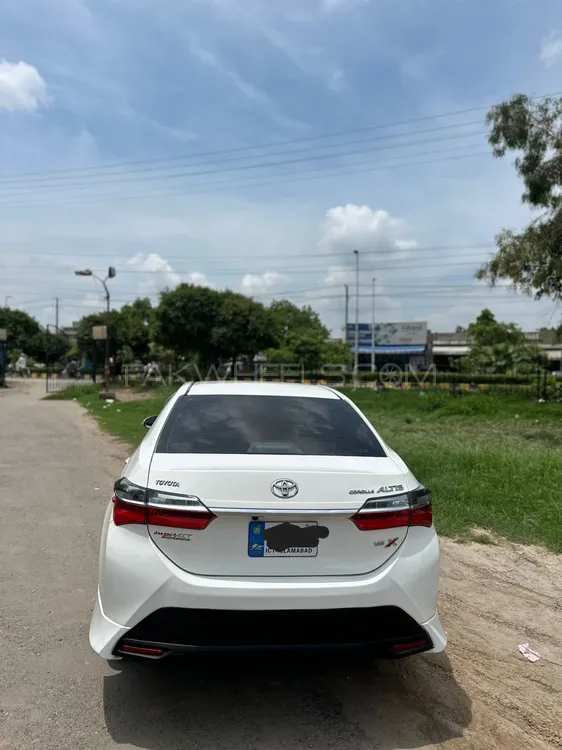 Toyota Corolla 2021 for Sale in Faisalabad Image-1