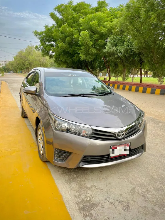Toyota Corolla 2015 for Sale in Karachi Image-1