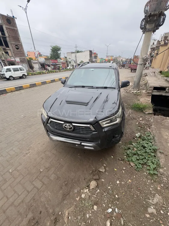 Toyota Hilux 2014 for Sale in Sialkot Image-1