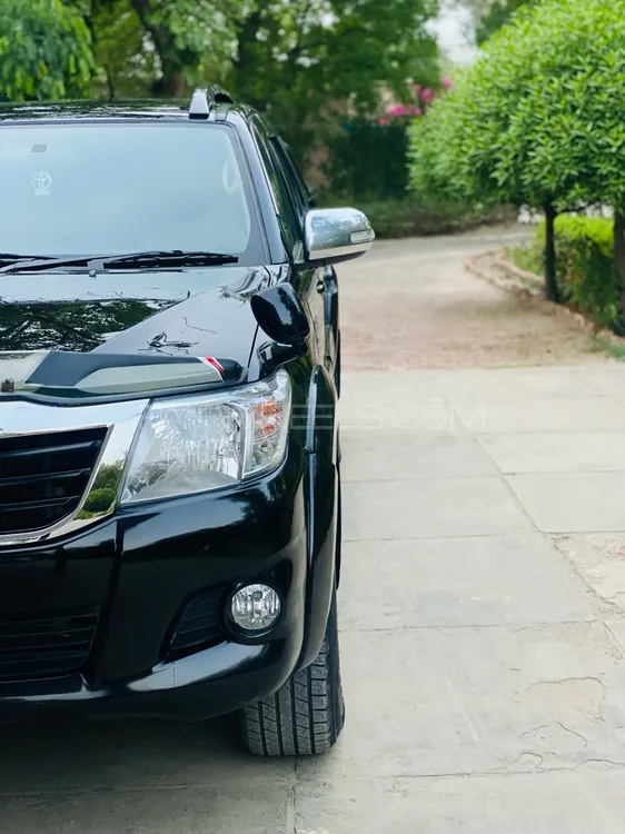 Toyota Hilux 2014 for Sale in Muzaffar Gargh Image-1