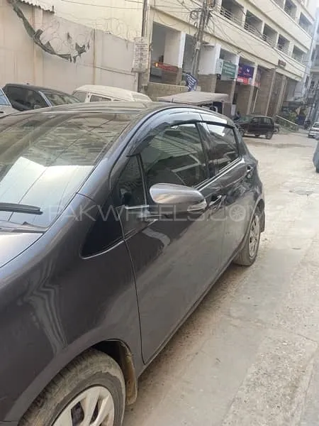 Toyota Vitz 2012 for Sale in Karachi Image-1
