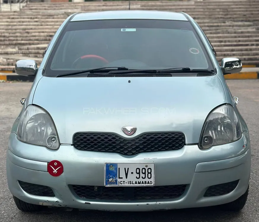 Toyota Vitz 2004 for Sale in Peshawar Image-1