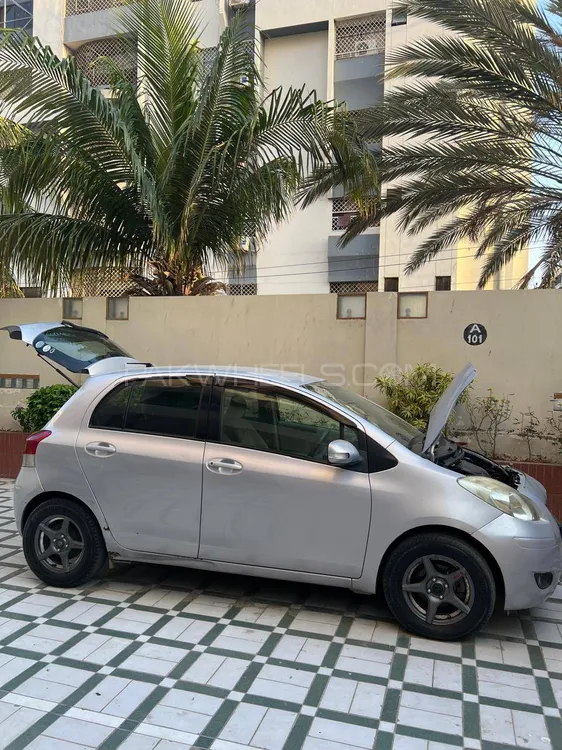 Toyota Vitz 2007 for Sale in Karachi Image-1