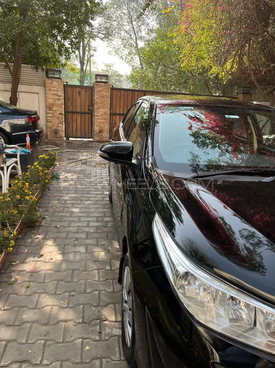 Toyota Yaris Sedan 2020 for Sale in Lahore Image-1