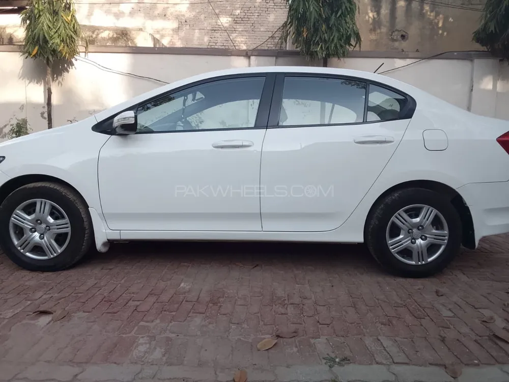 Honda City 2015 for Sale in Chunian Image-1